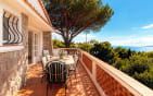 LES ISSAMBRES VILLA DE PLAIN PIED AVEC PISCINE POOL HOUSE ET GARAGE Min 5
