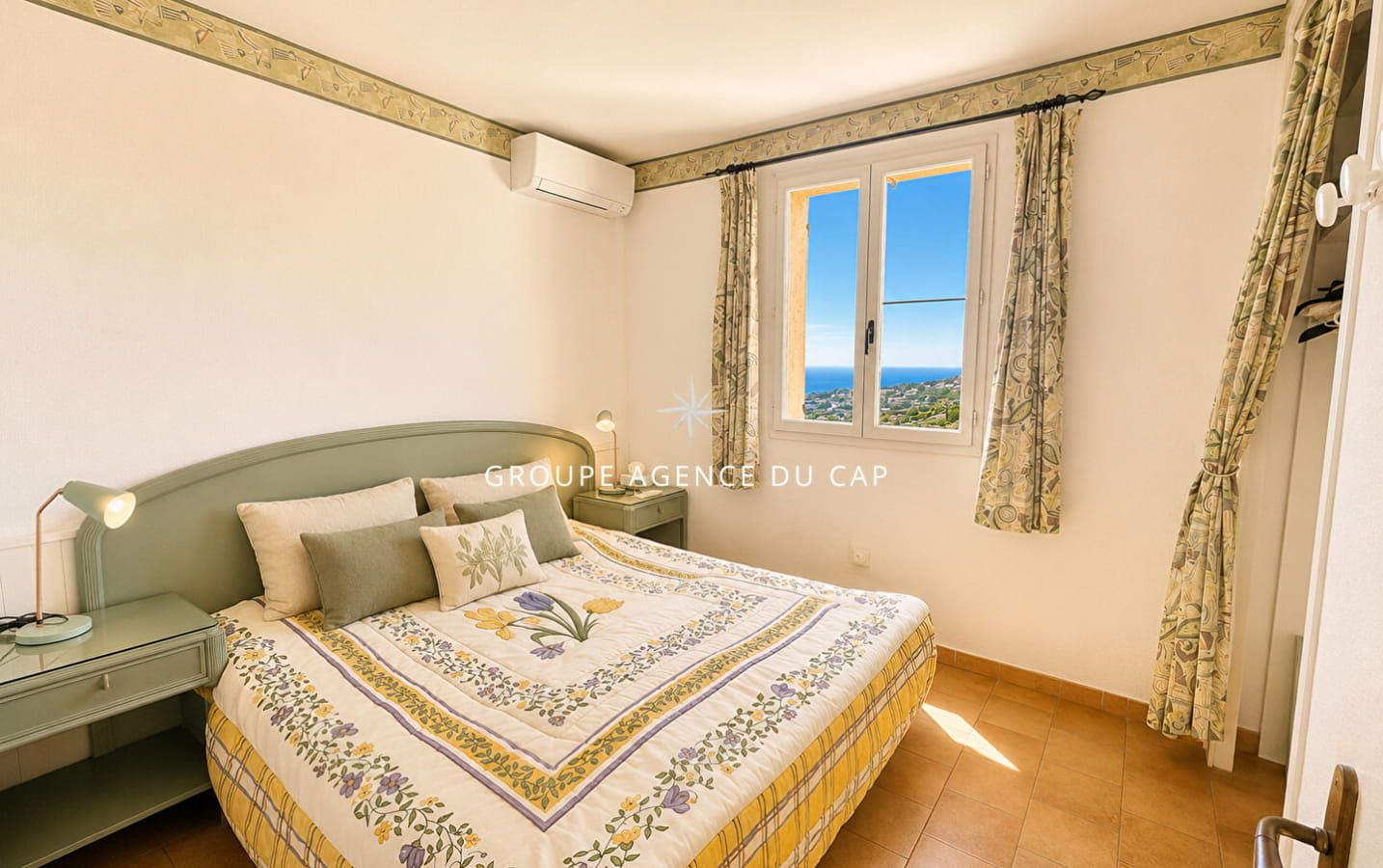 A VENDRE – VILLA DE 150M² AVEC VUE MER PANORAMIQUE  4 CHAMBRES ET GARAGE AUX ISSAMBRES Image 14