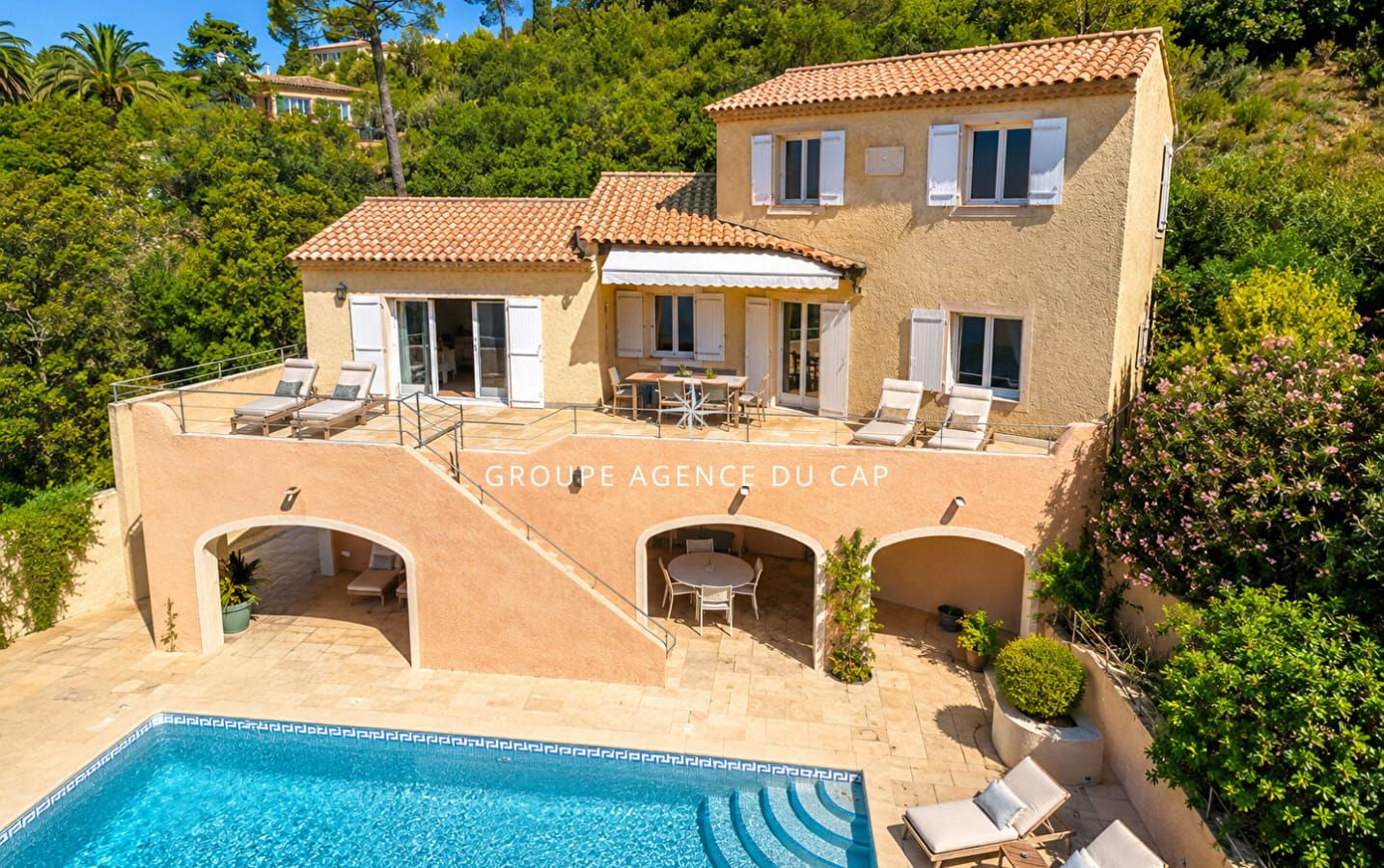 A VENDRE – VILLA DE 150M² AVEC VUE MER PANORAMIQUE  4 CHAMBRES ET GARAGE AUX ISSAMBRES Image 3
