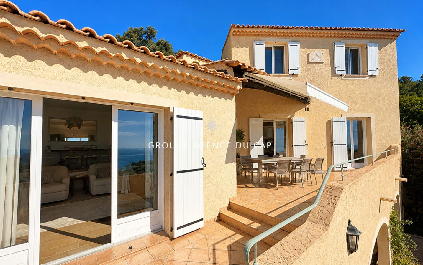 A VENDRE – VILLA DE 150M² AVEC VUE MER PANORAMIQUE  4 CHAMBRES ET GARAGE AUX ISSAMBRES Image 4