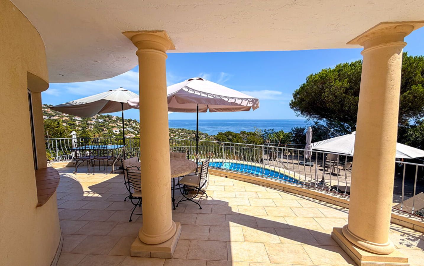 Les Issambres VUE PANORAMIQUE MER Villa  4 pièce(s) 160 m2 Image 8