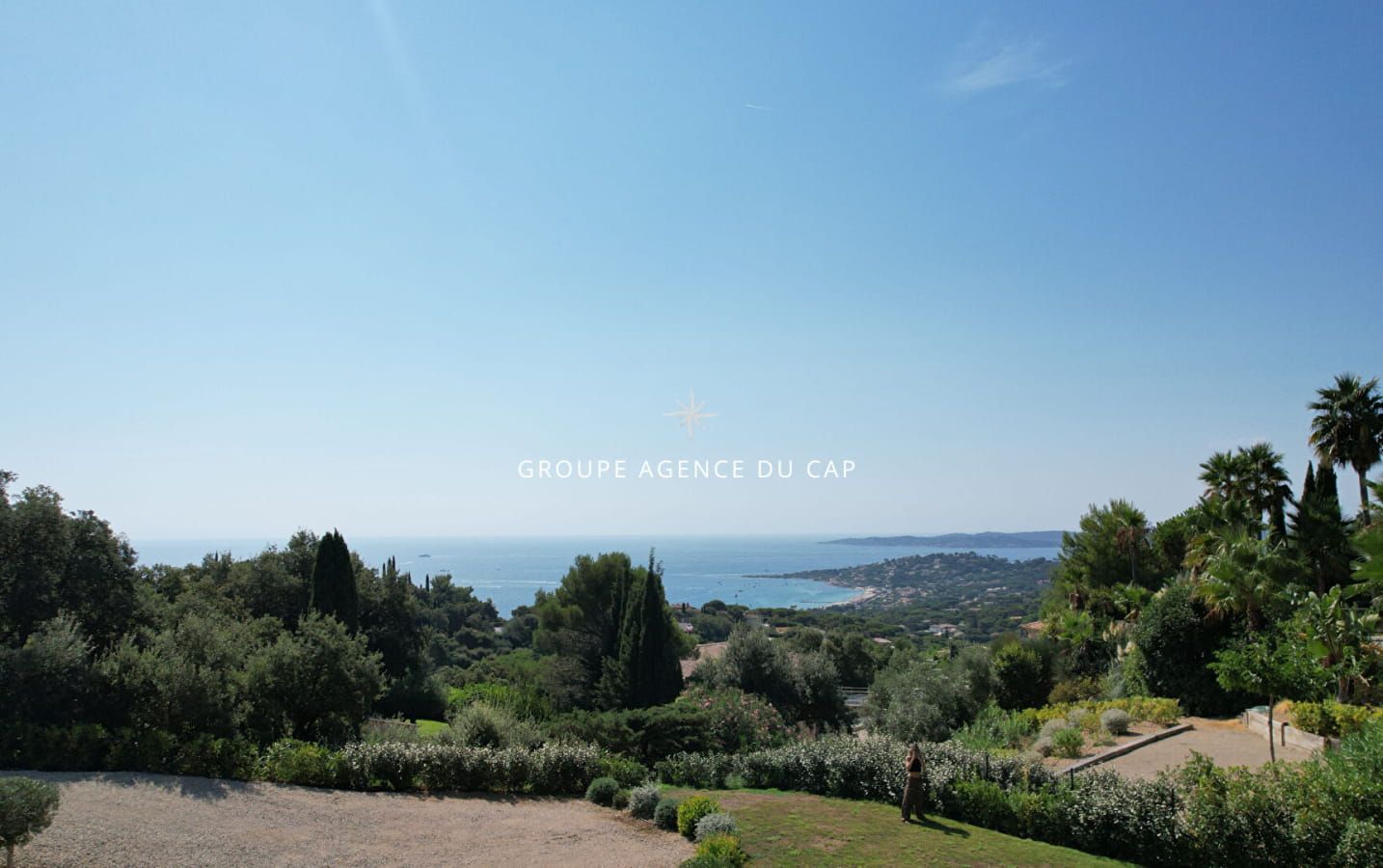 VILLA CONTEMPORAINE NEUVE, 5 CHAMBRES SUITES, GARAGE 75M², PARKING, VUE MER PANORAMIQUE ST TROPEZ, SAINTE-MAXIME Image 1