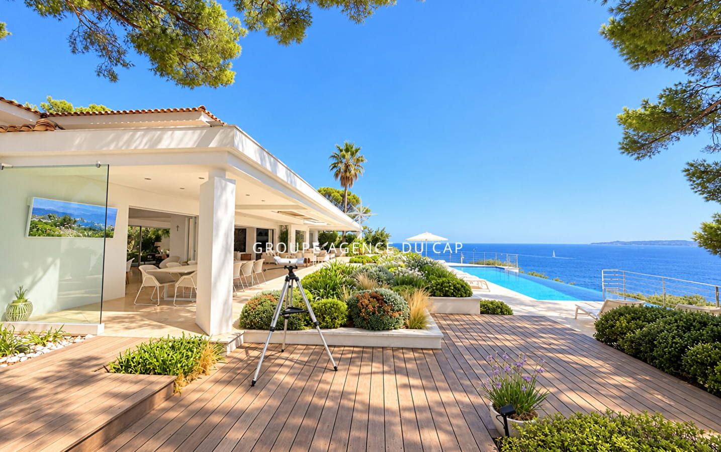 VUE MER PANORAMIQUE GOLFE DE ST TROPEZ PROPRIETE EXCEPTIONNELLE 6 CHAMBRES PISCINE TOUT A PIED Image 1