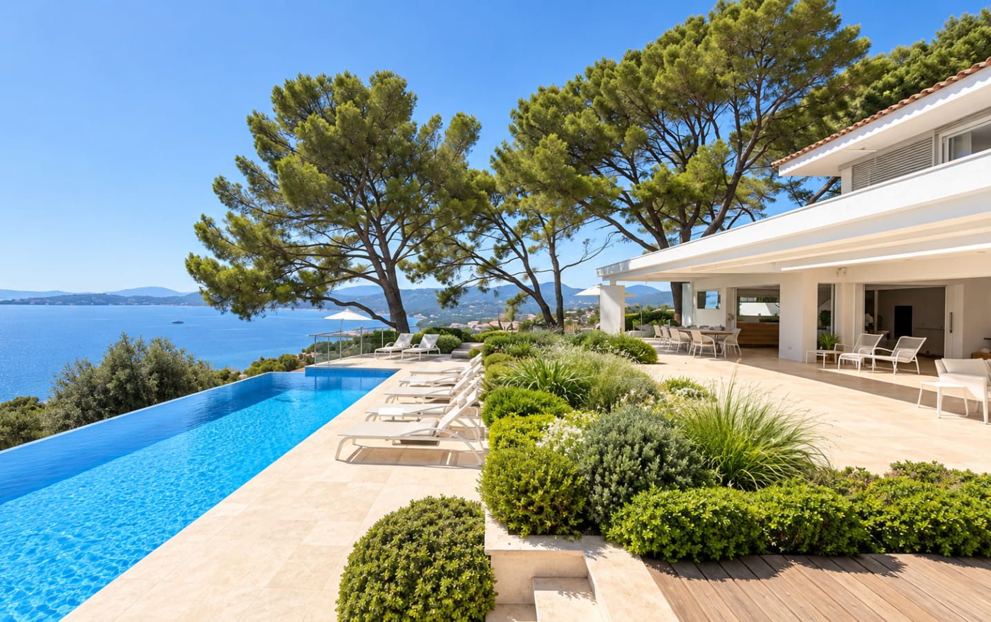 VUE MER PANORAMIQUE GOLFE DE ST TROPEZ PROPRIETE EXCEPTIONNELLE 6 CHAMBRES PISCINE TOUT A PIED Image 0