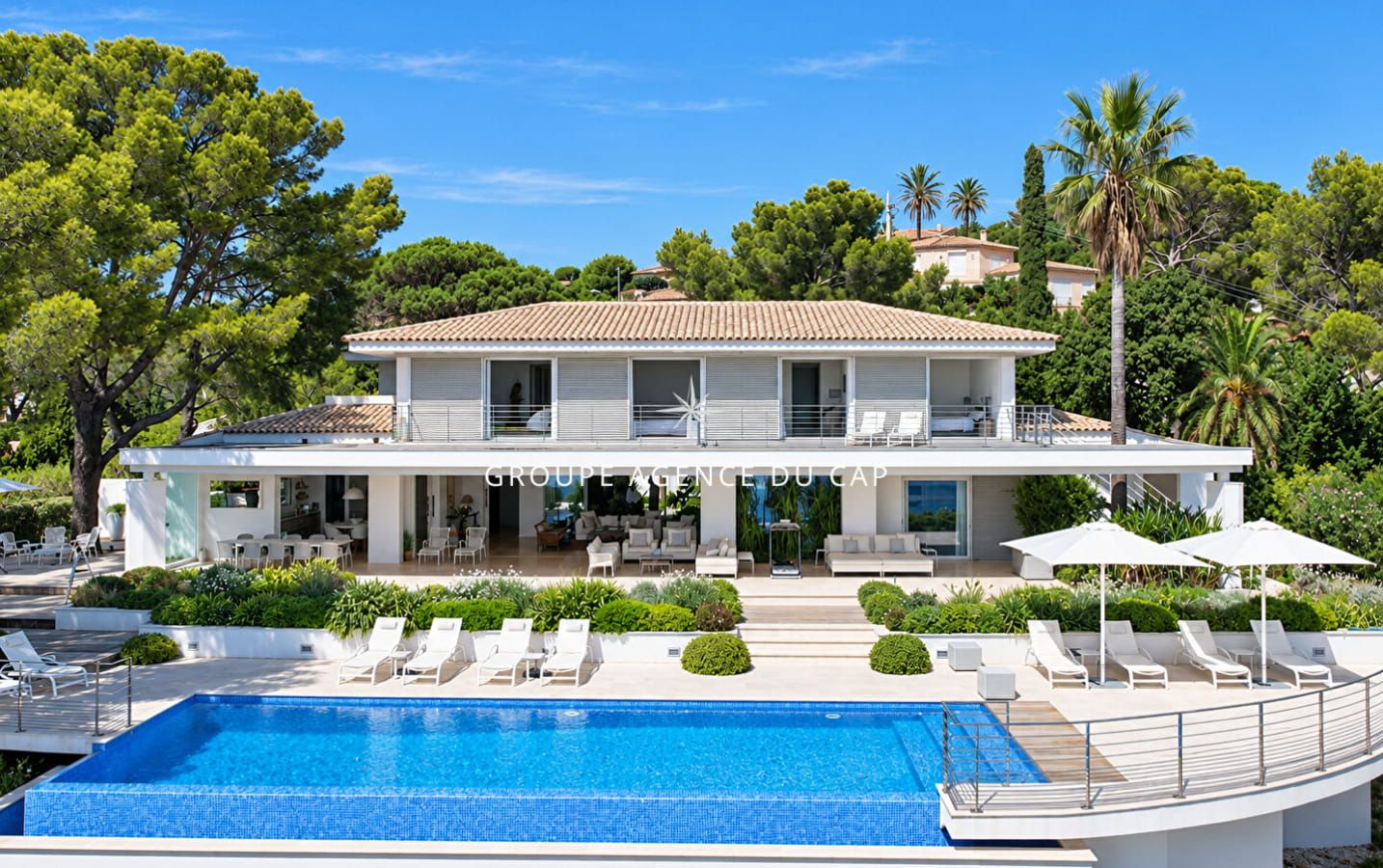 VUE MER PANORAMIQUE GOLFE DE ST TROPEZ PROPRIETE EXCEPTIONNELLE 6 CHAMBRES PISCINE TOUT A PIED Image 2