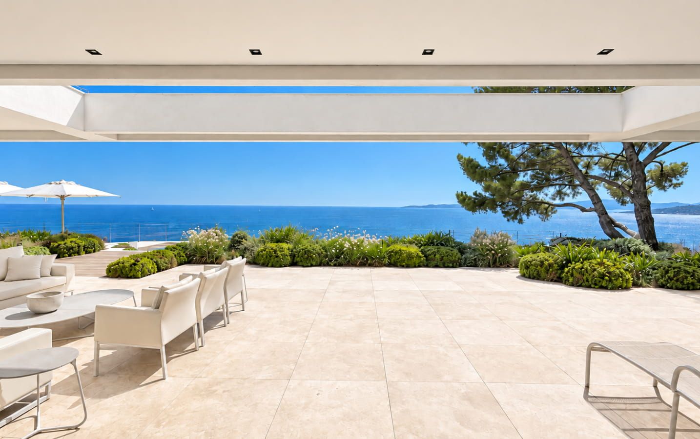 VUE MER PANORAMIQUE GOLFE DE ST TROPEZ PROPRIETE EXCEPTIONNELLE 6 CHAMBRES PISCINE TOUT A PIED Image 3