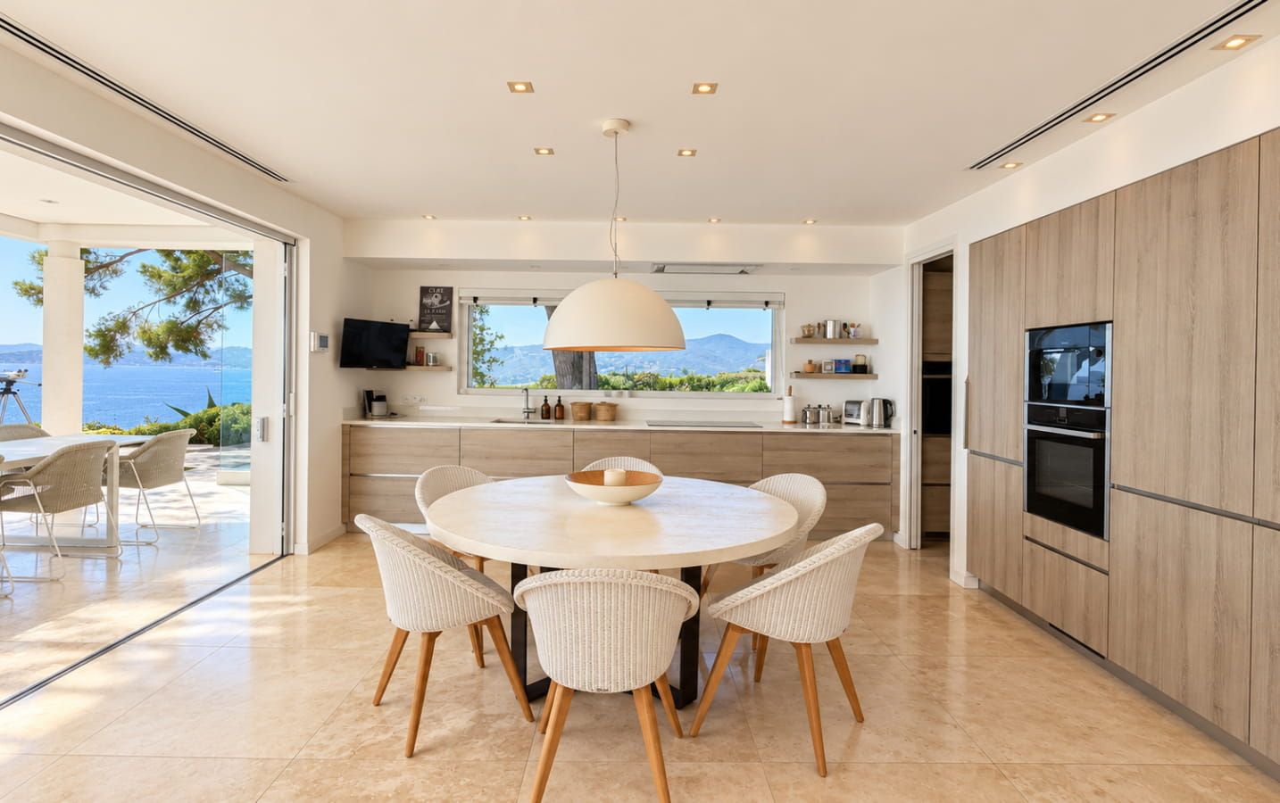 VUE MER PANORAMIQUE GOLFE DE ST TROPEZ PROPRIETE EXCEPTIONNELLE 6 CHAMBRES PISCINE TOUT A PIED Image 9