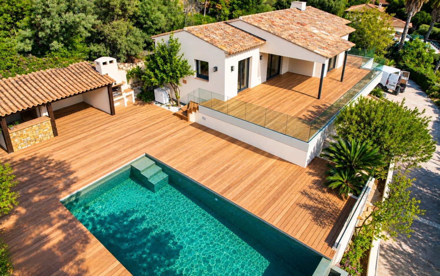 SAINTE-MAXIME  VILLA CONTEMPORAINE RÉNOVÉE AVEC VUE MER PANORAMIQUE Image 2